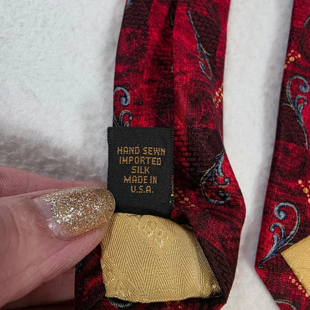 Robert Talbott Best of Class Nordstrom Red Paisley Silk Tie Hand Sewn USA Mens
